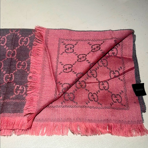 Gucci Pink and Gray Scarf with Monogram Pattern 19x72 - Picture 1 of 4